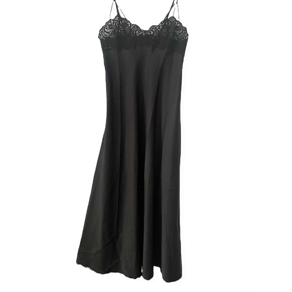 montenapoleone Other - Monte Napoleone bed gown